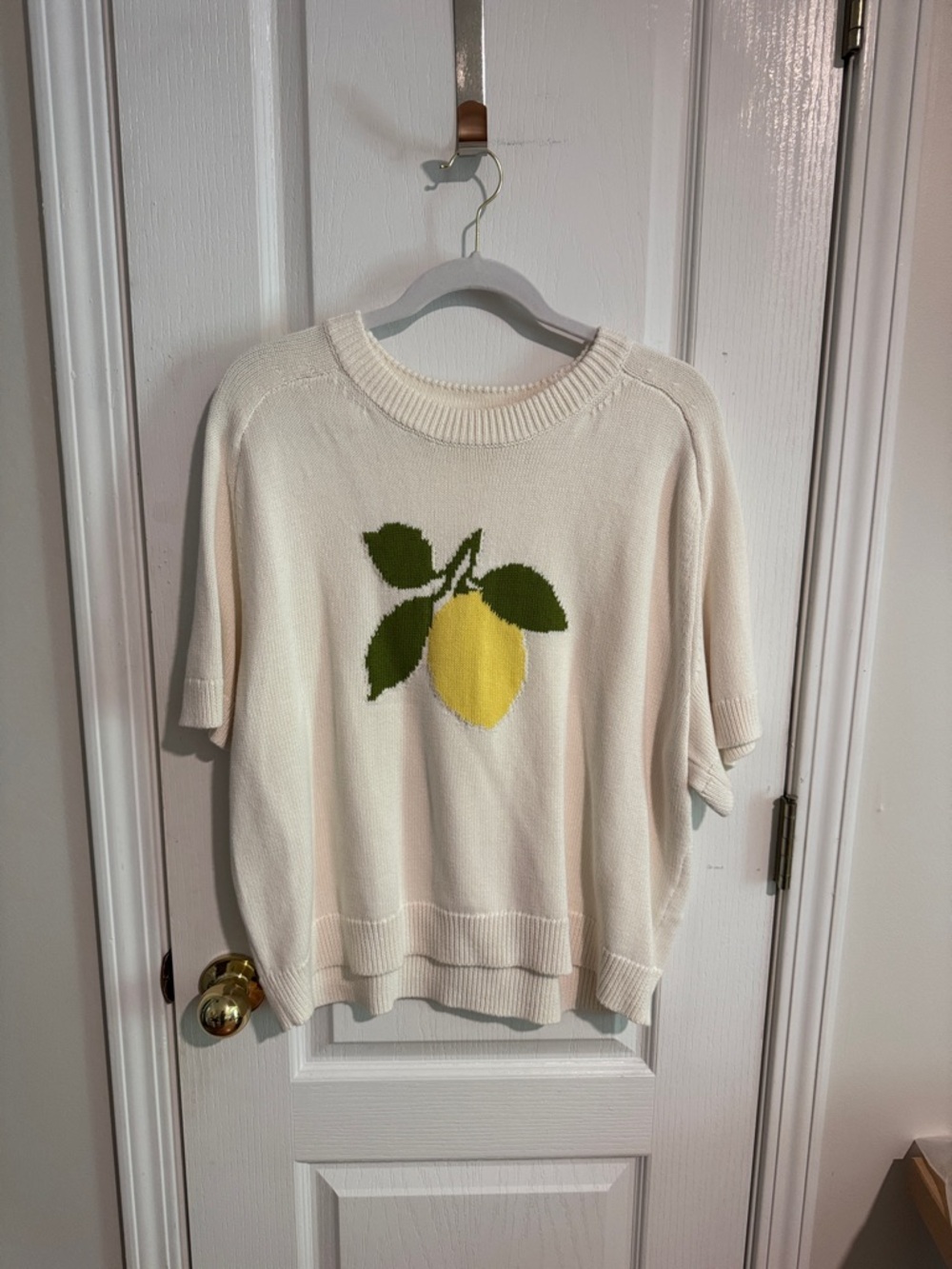 Abercrombie & Fitch Cream Sweater with Lemon Graphic